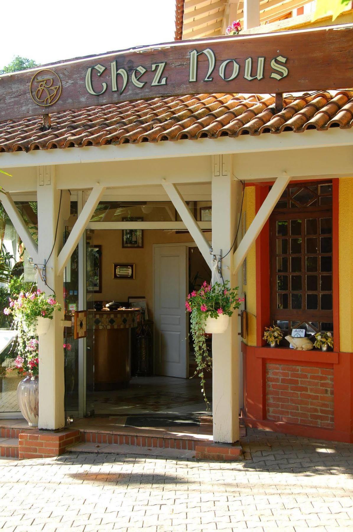 Logis Hotel Restaurant Chez Nous Sainte-Croix  Экстерьер фото